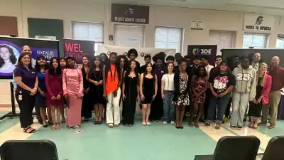 unior Achievement of the Palm Beaches & Treasure Coast honored its 3DE by JA graduates at Lake Worth Community High School with a celebratory stole ceremony, recognizing years of growth, hard work, and achievement.